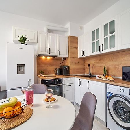 Cozy Apartment With Balcony On The Black Sea- Part Of The Family 'Vicki Apart ヴァルナ エクステリア 写真