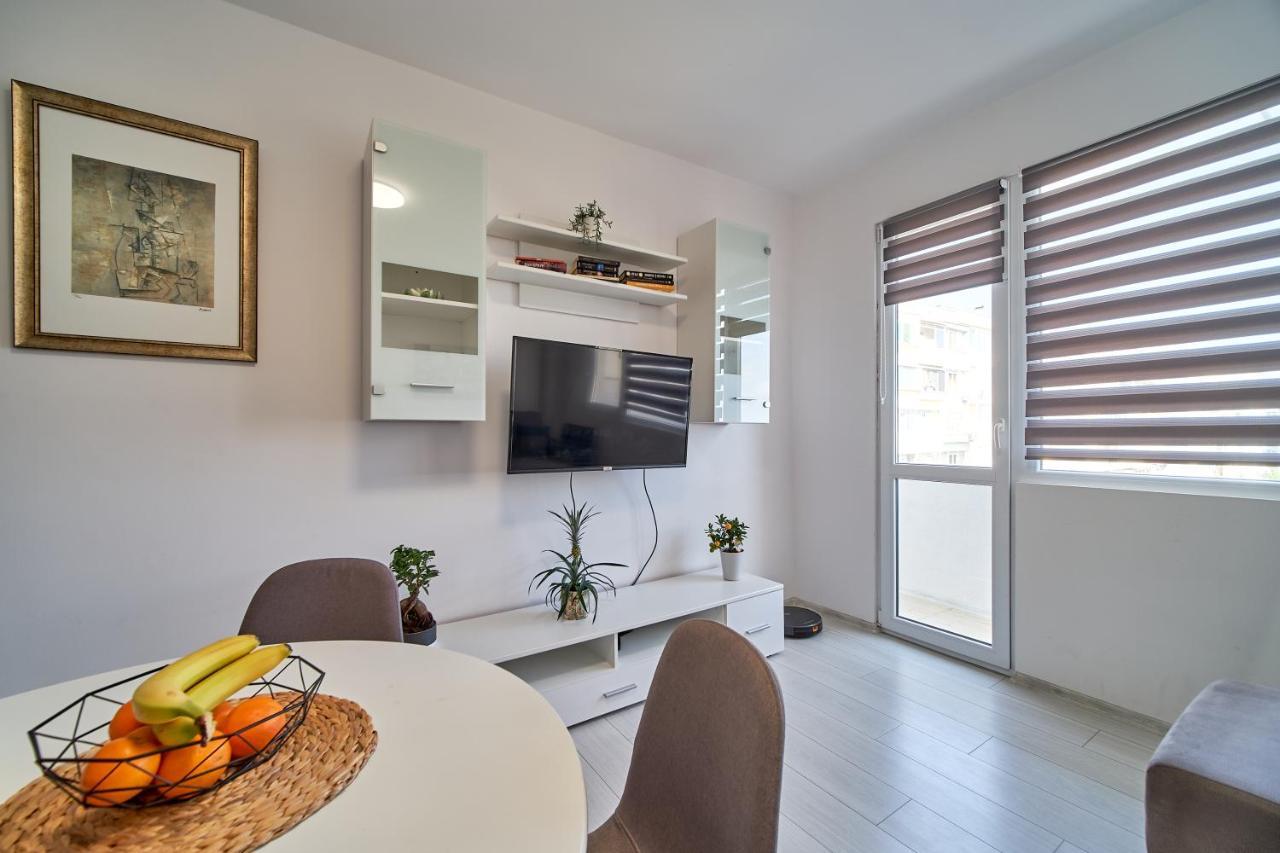 Cozy Apartment With Balcony On The Black Sea- Part Of The Family 'Vicki Apart ヴァルナ エクステリア 写真
