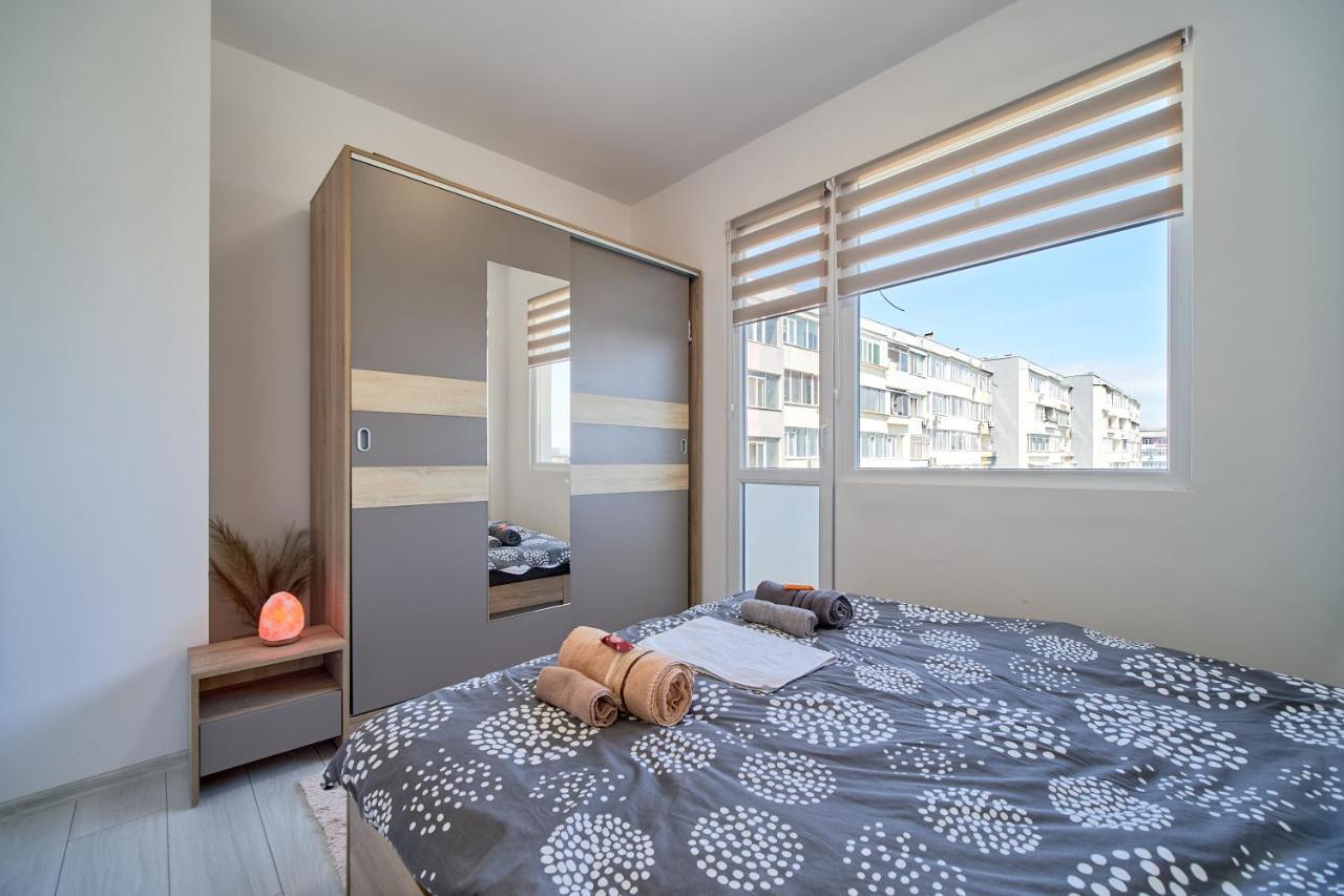 Cozy Apartment With Balcony On The Black Sea- Part Of The Family 'Vicki Apart ヴァルナ エクステリア 写真